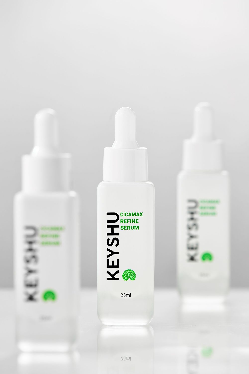 Ảnh chụp sản phẩm skincare cao cấp concept minimal hiện đại