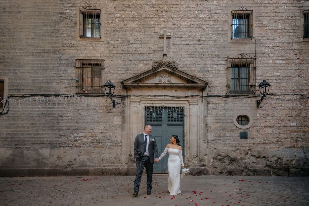 Loving walk through Sagrada gardens autumn Anniversary photoshoot Barcelona BarcelonaLoversPH