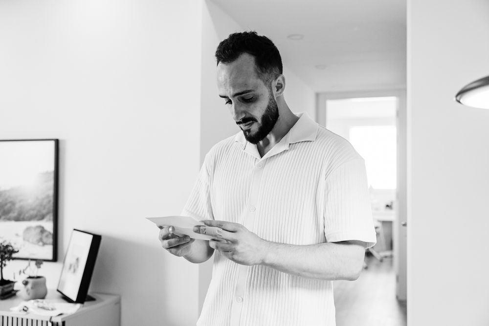 Emotional moment as groom reads bride’s letter