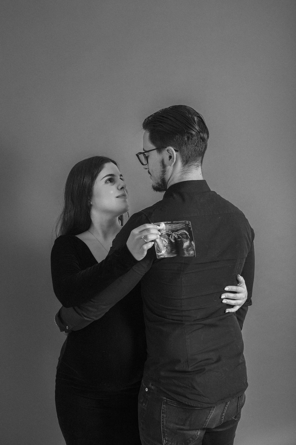 Sessão de Gravidez em Estúdio; Ensaio de Maternidade; Fotos de grávida; sessões fotográficas em estúdio profissional; Estúdio de Fotográfico