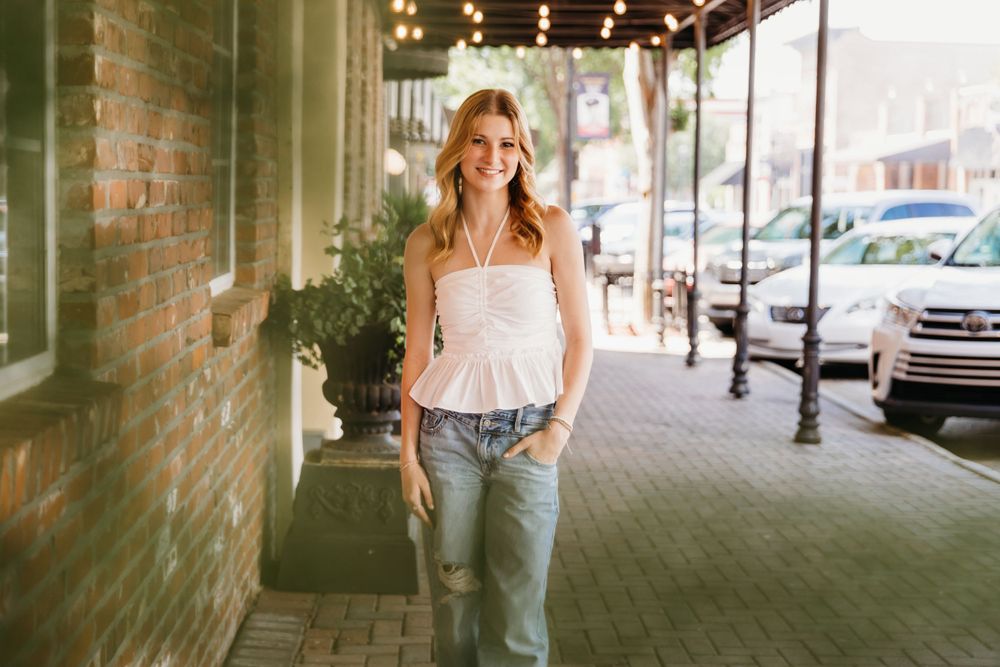 Lifestyle High School Senior Photoshoot
Danielle Whitney Photography
Based in Dothan, AL.