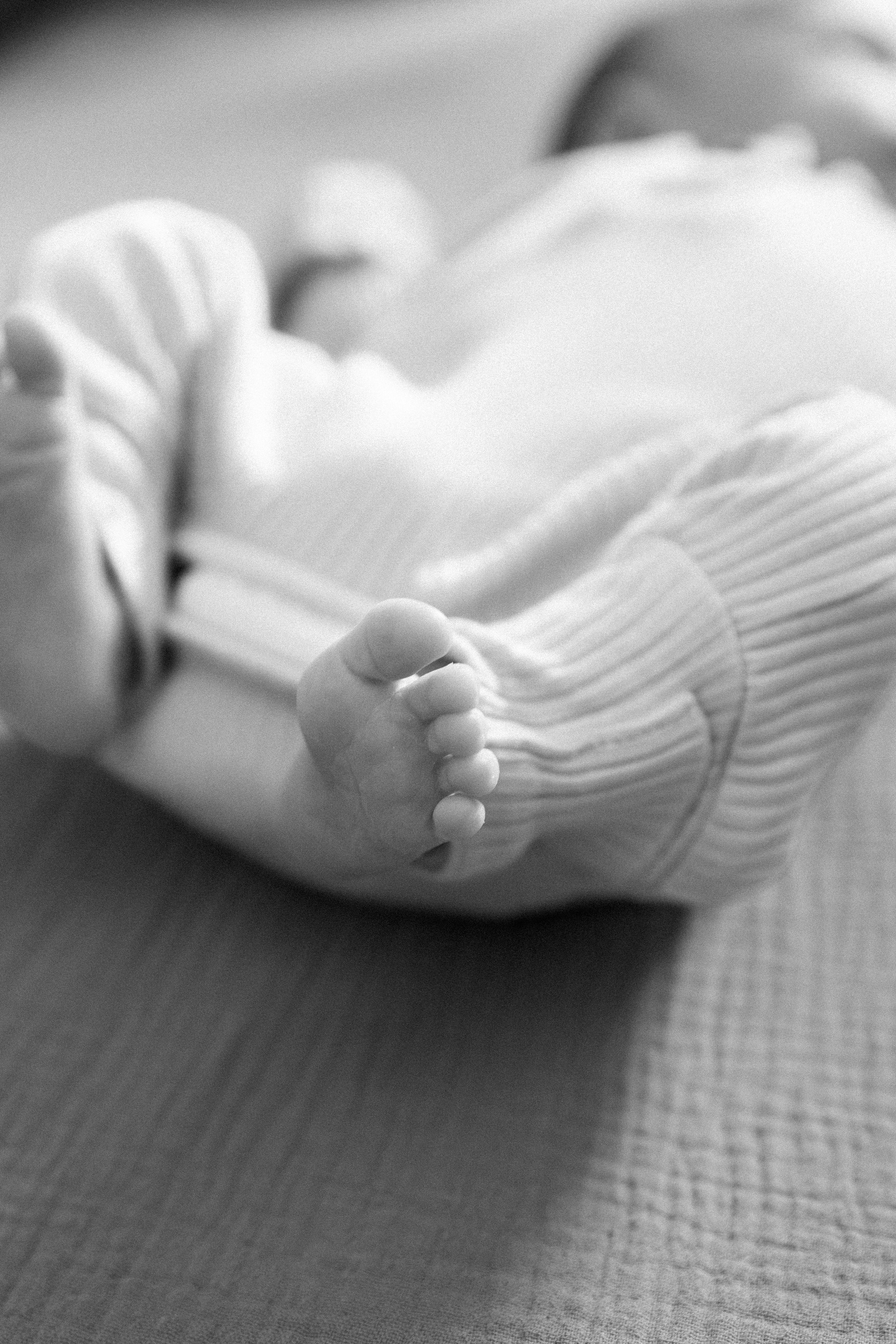 lifestyle newborn photographer in waxahachie