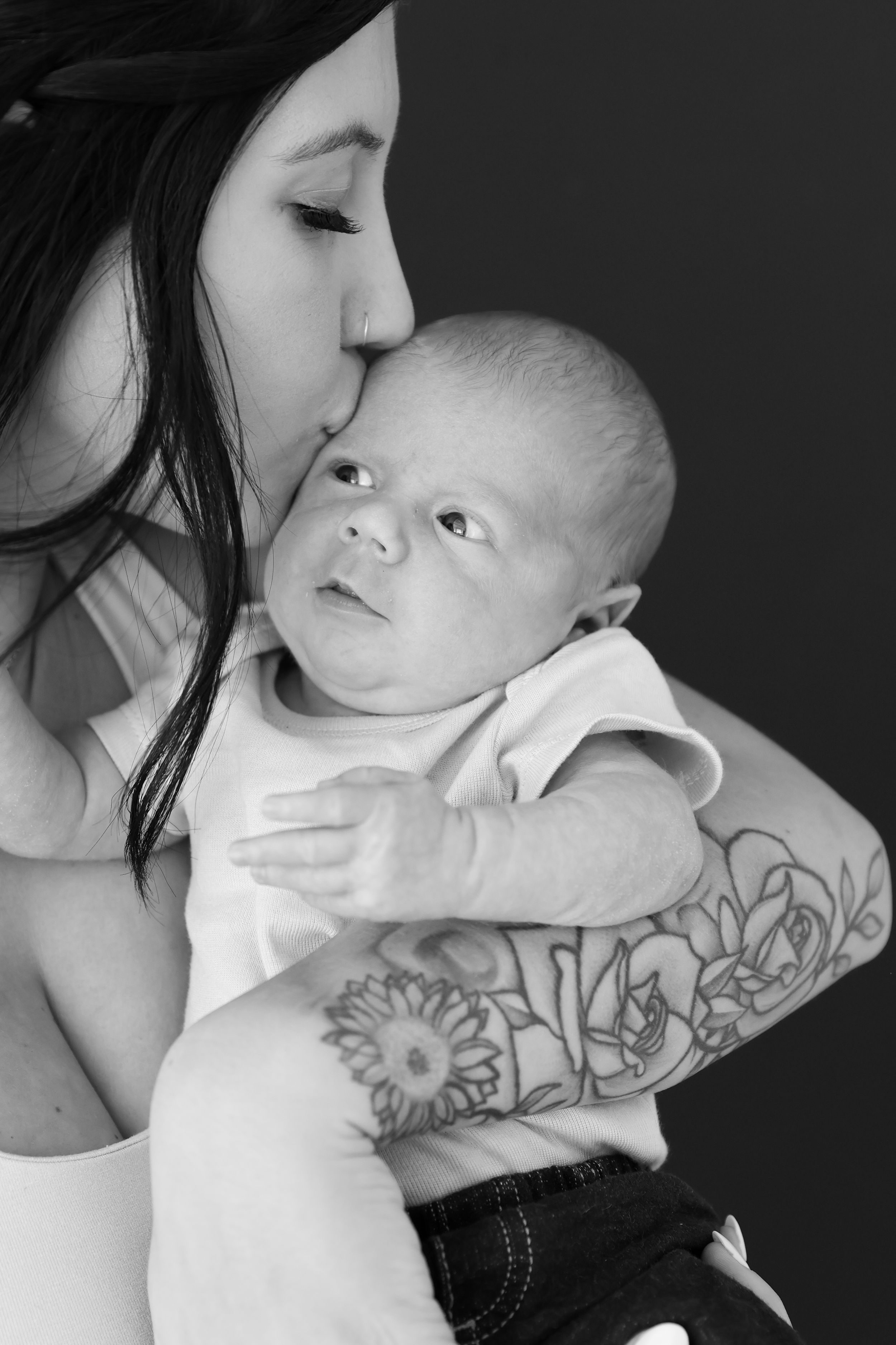 lifestyle newborn photography in Midlothian Texas