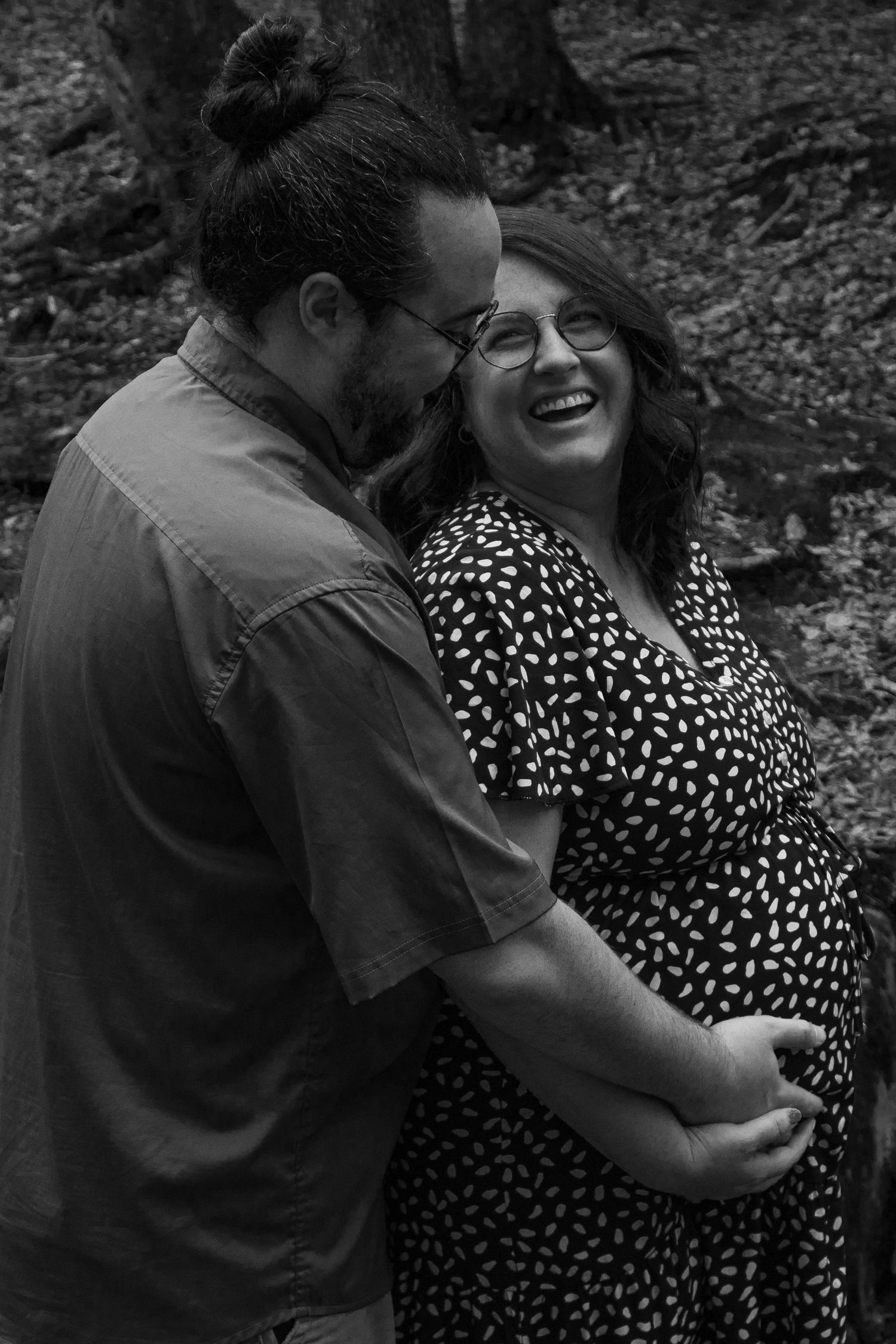 Photographie, séance photographique extérieur nature. Approche documentaire à Sherbrooke, en Estrie Maternité enceinte grossesse couple