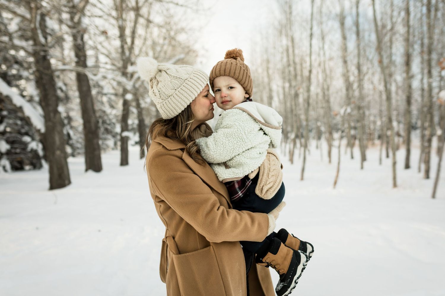 Outdoor Christmas mini session in Calgary's winter wonderland 2025: Love & Sunshine Photography