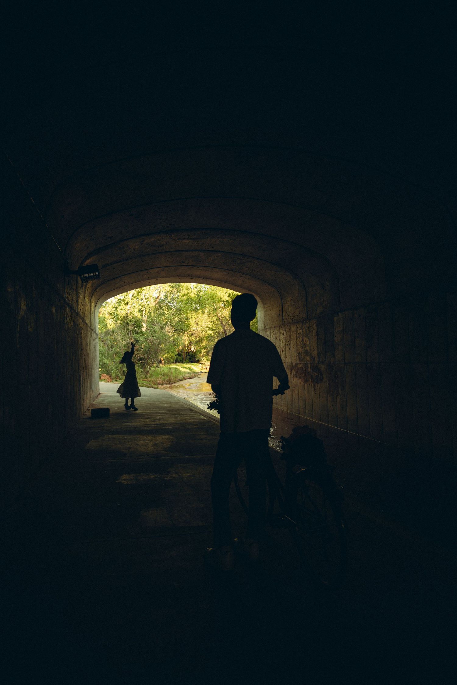 Utah engagement session, romantic, green, picnic, bike shoot, photographer, best Utah couples photographer, outfit ideas for couples session