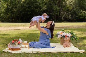 Eastern North Carolina Portrait Photographer specializing in solos, families, milestones, and mini sessions with true-to-life color.