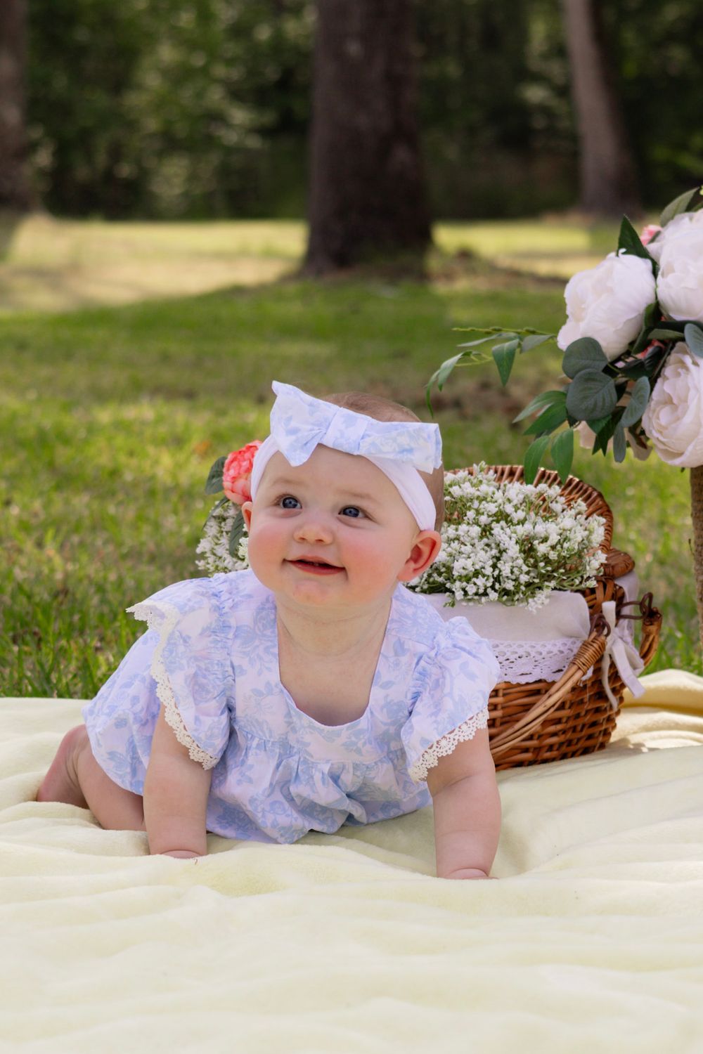 Eastern North Carolina Portrait Photographer specializing in solos, families, milestones, and mini sessions with true-to-life color.