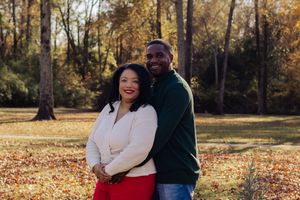 Eastern North Carolina Portrait Photographer specializing in solos, families, milestones, and mini sessions with true-to-life color.