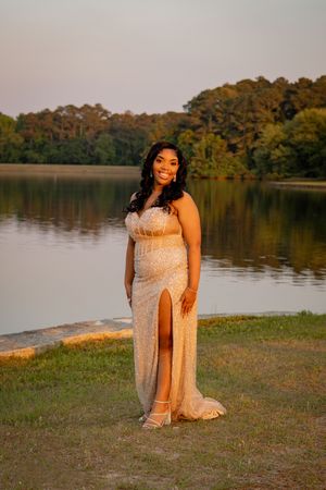 Eastern North Carolina Portrait Photographer specializing in solos, families, milestones, and mini sessions with true-to-life color.