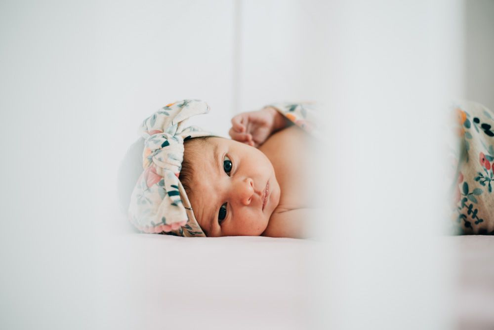 Soft, natural newborn photography that captures the tiniest details, tender moments, and pure love in a cozy, relaxed setting.