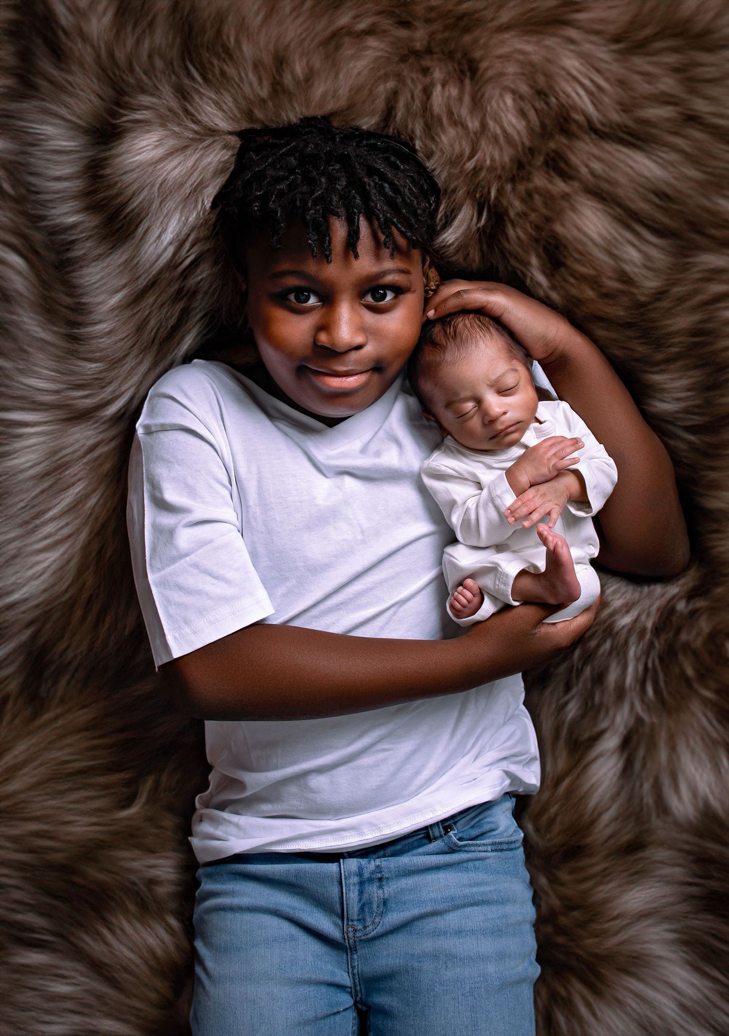 Brother and baby newborn photography