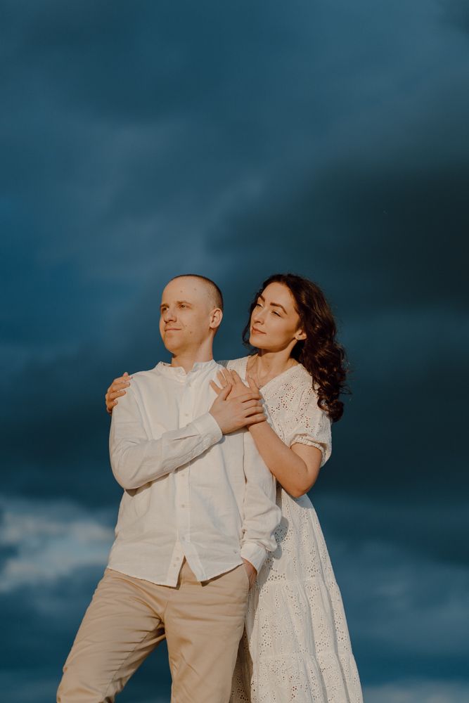 Jegyes fotózás drámai égbolt