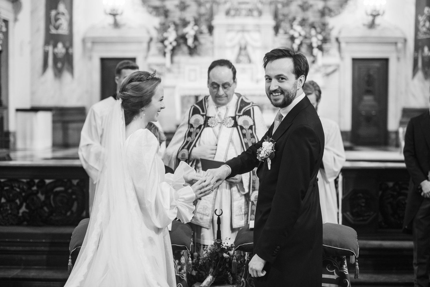 Photo des mariés à l'église mariage à Terblock