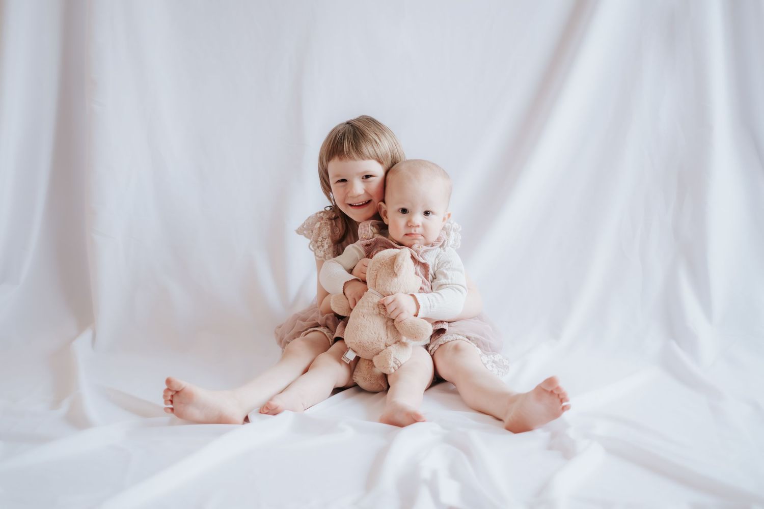 Barnfotografering Mölnlycke Landvetter
Fotostudio , studiobilder
Familjefotografering
Barnfotografering
Utomhusfotografering