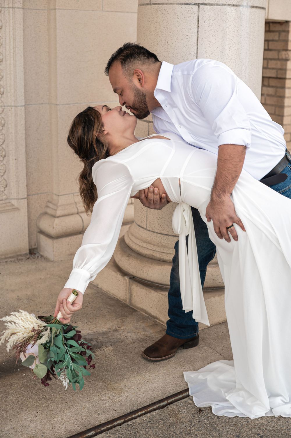Bride and groom courthouse elopement CDA Idaho. Taken by Jessica Rae Photography.