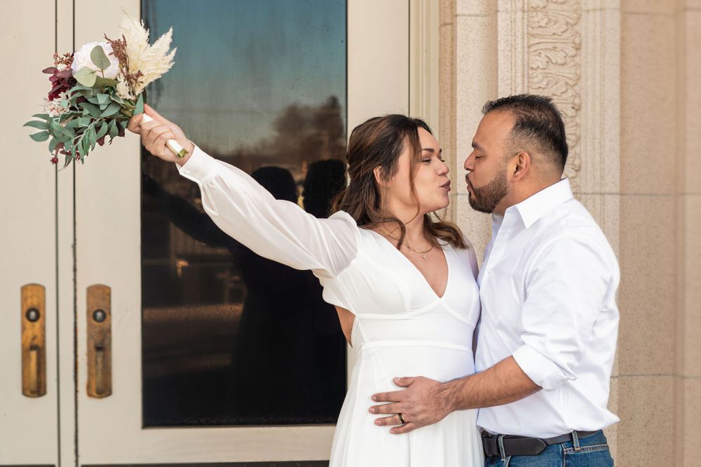 Bride and groom portrait elopements in CDA Idaho. Taken by Jessica Rae Photography.