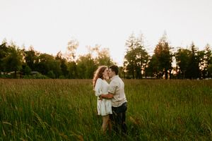 an oregon coast wedding photographer specializing in elopements and intimate weddings for adventurous, emotive couples