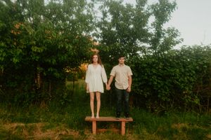 an oregon coast wedding photographer specializing in elopements and intimate weddings for adventurous, emotive couples