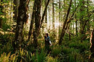an oregon coast wedding photographer specializing in elopements and intimate weddings for adventurous, emotive couples