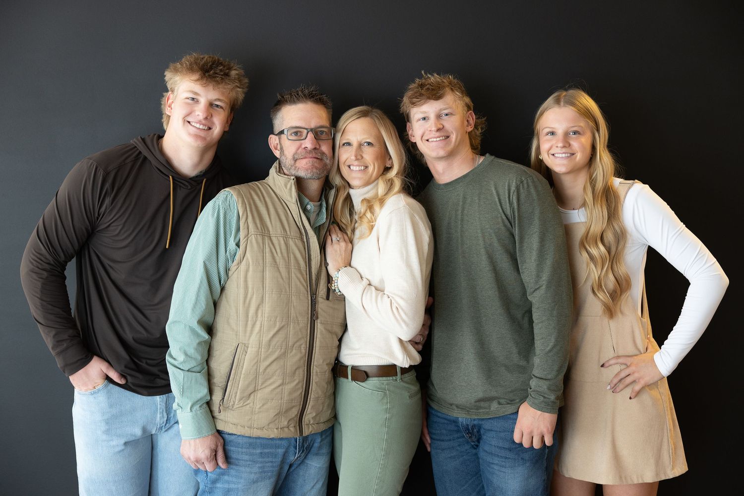 Family session at Studio Papio in Papillion, Nebraska.