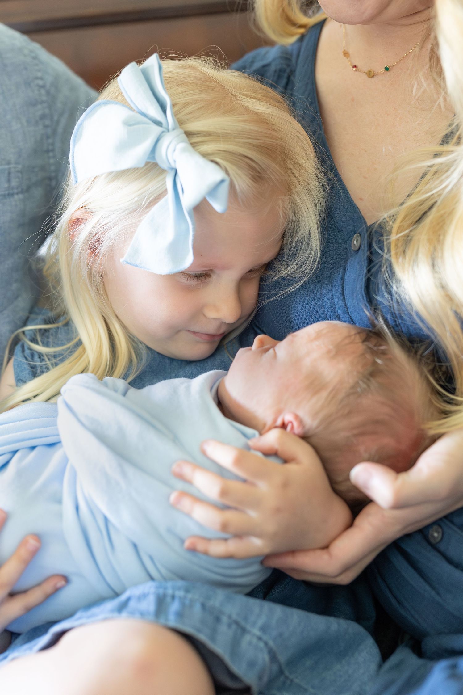 Lifestyle in-home newborn photography O'fallon, Illinois