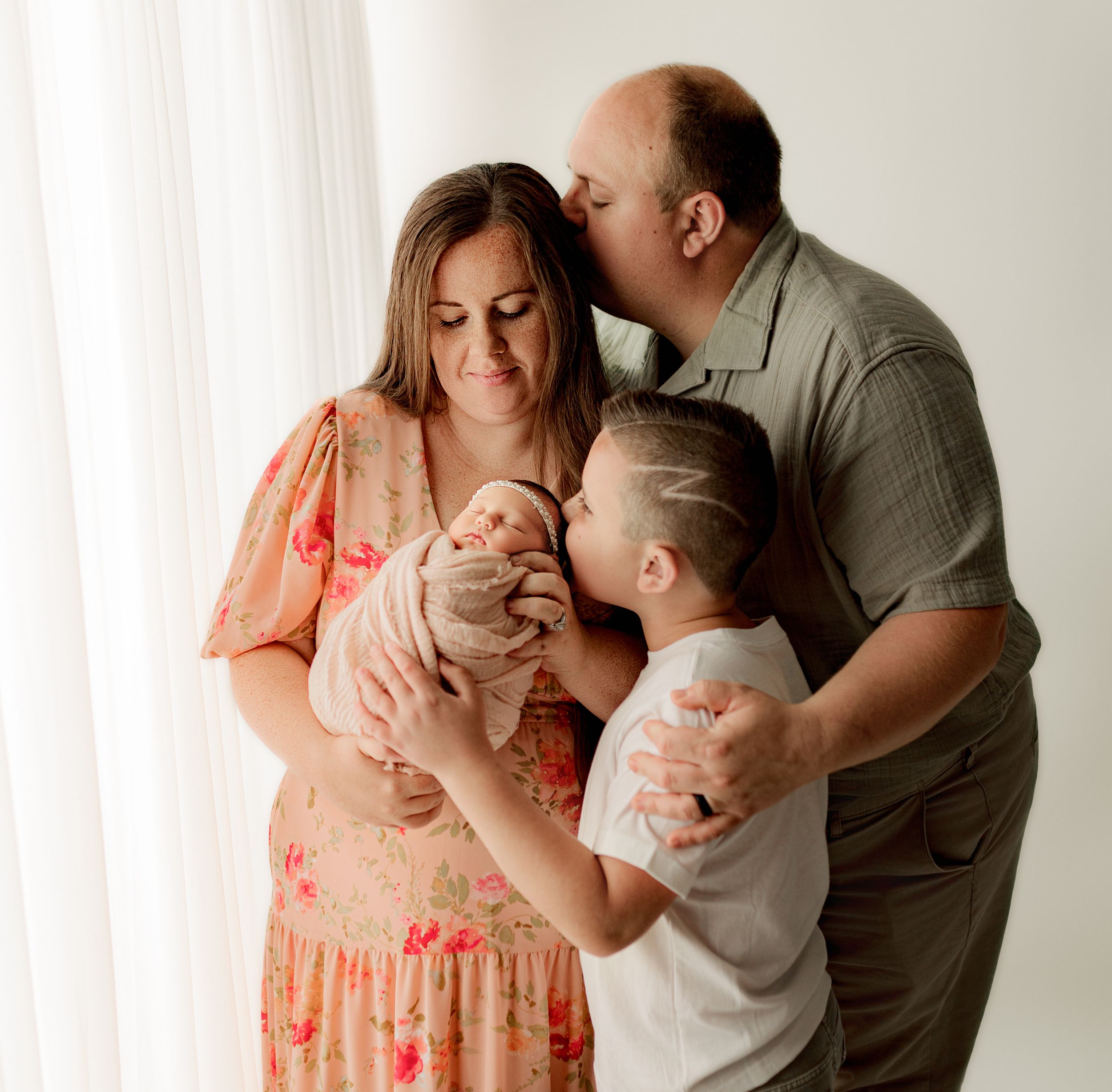 Bailey's Photography | Family Portrait with Newborn | Southern Ohio Photographer | Portsmouth Studio
