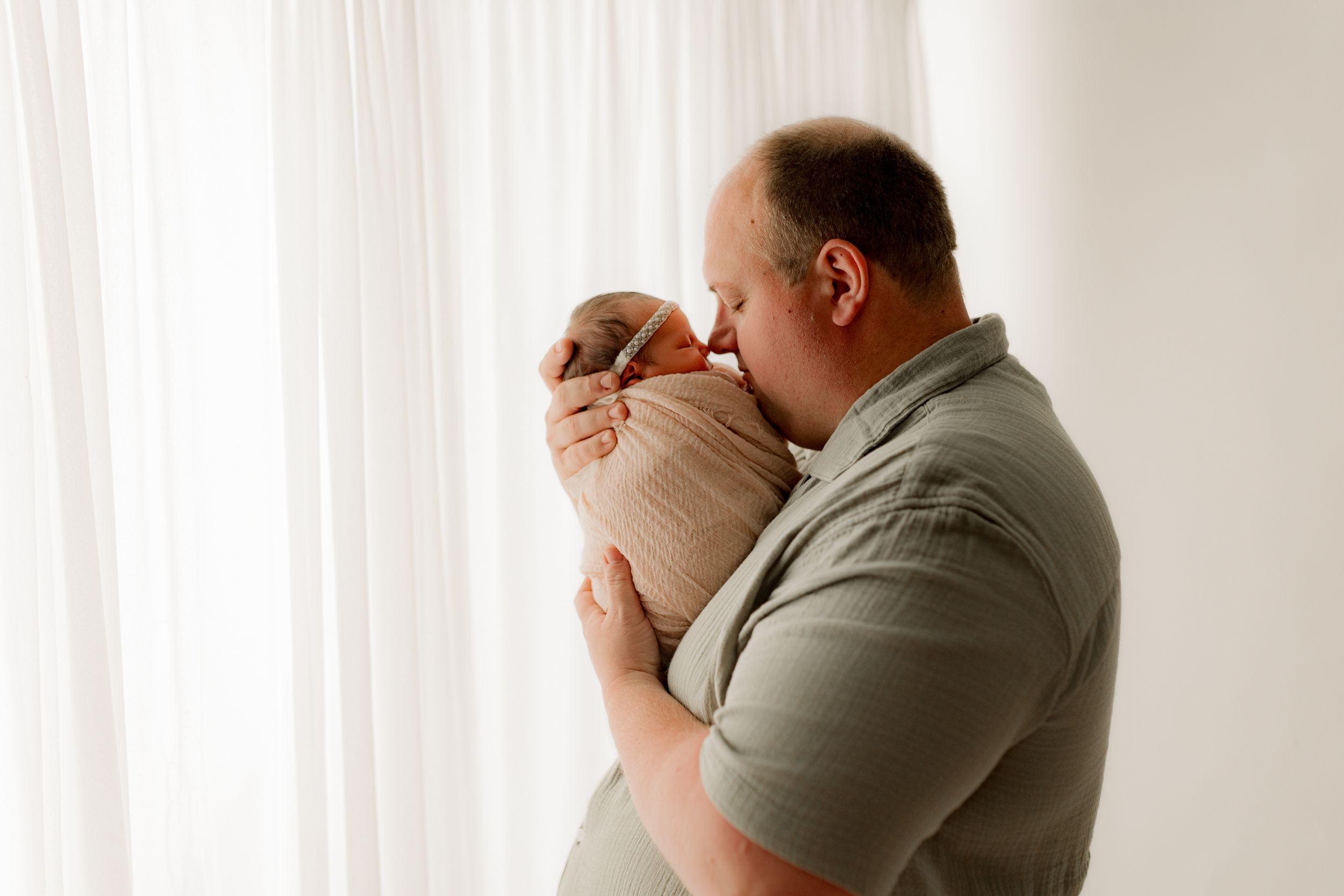 Bailey's Photography | Family Portrait with Newborn | Southern Ohio Photographer | Portsmouth Studio
