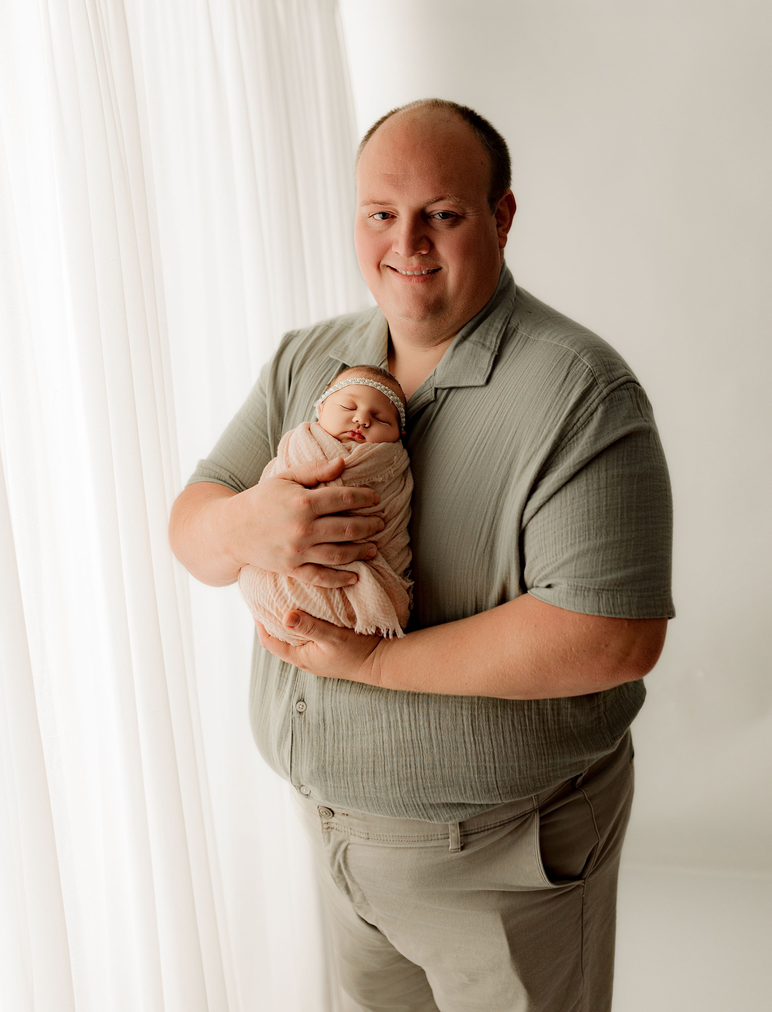 Bailey's Photography | Family Portrait with Newborn | Southern Ohio Photographer | Portsmouth Studio