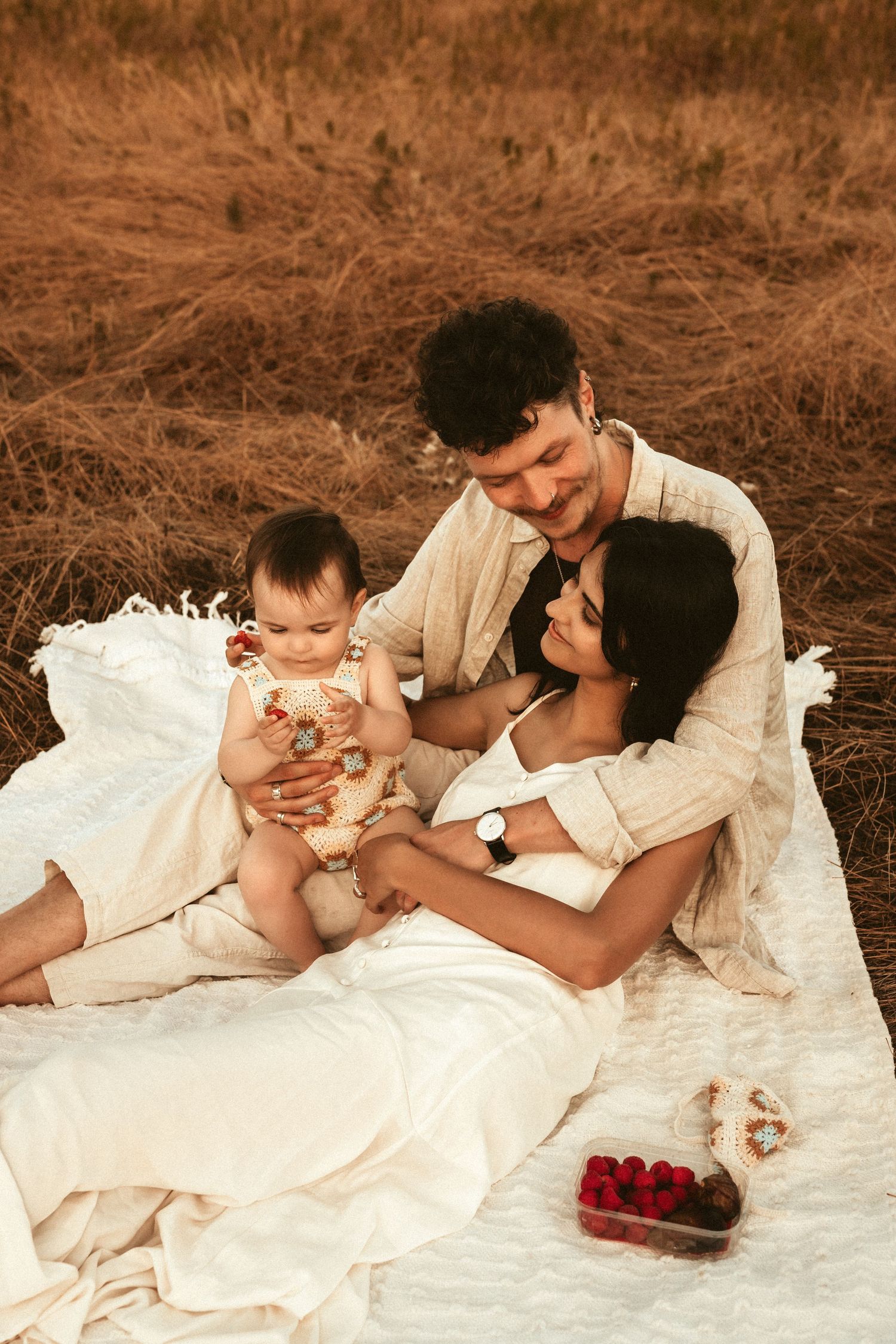Javea Photographer specializing in emotional family and motherhood photography on the Costa Blanca. Sunset sessions, storytelling