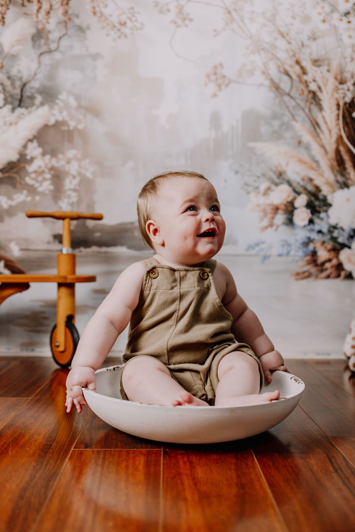 Affordable cake smash photographer in Richmond, Virginia. Milestone photo sessions in RVA. Children photographer in Richmond, Virginia