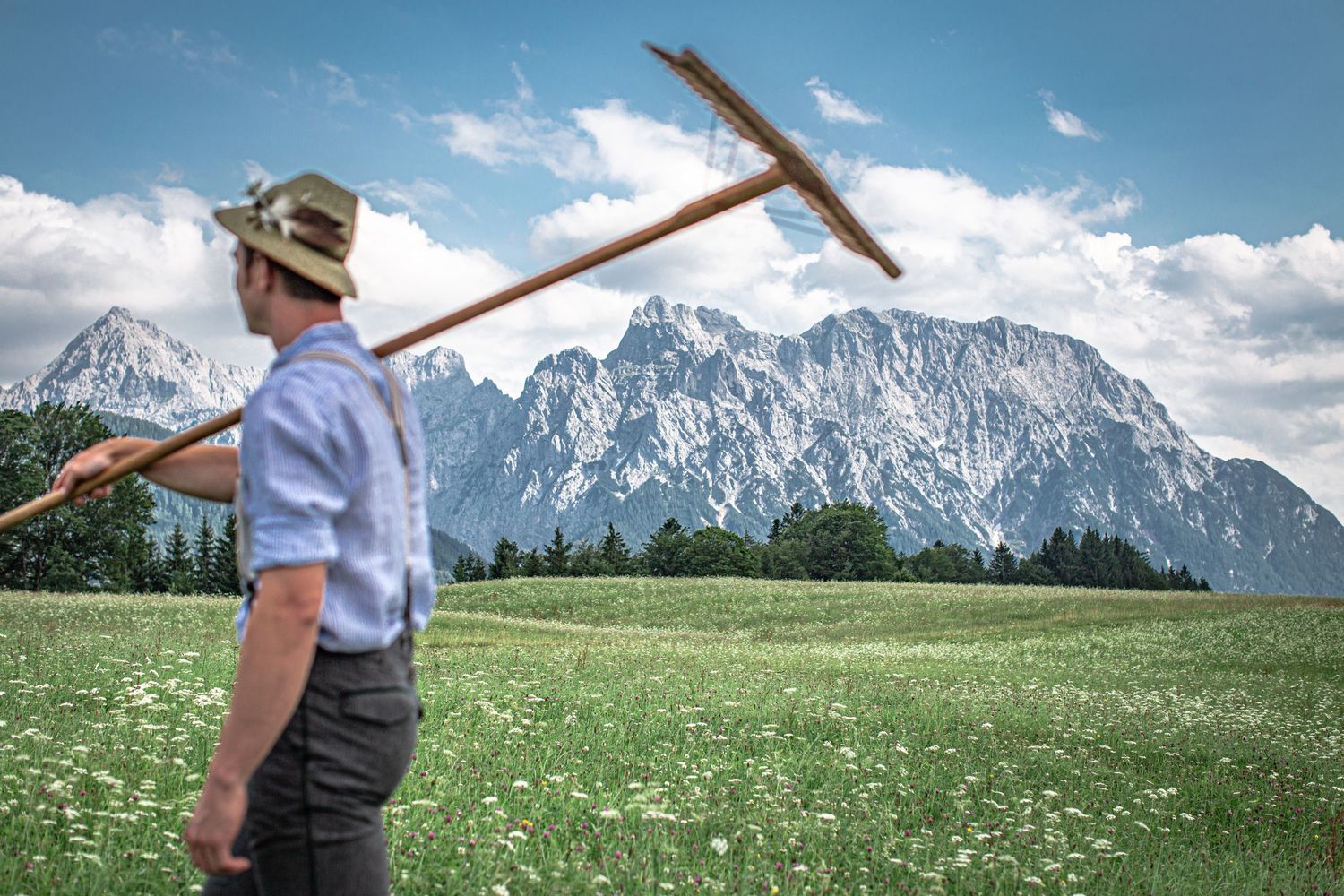 Fotografie; Fotograf; Viererspitz; Karwendel; Karwendelgebirge; Berge; Mittenwald; Tracht; Da Schachten