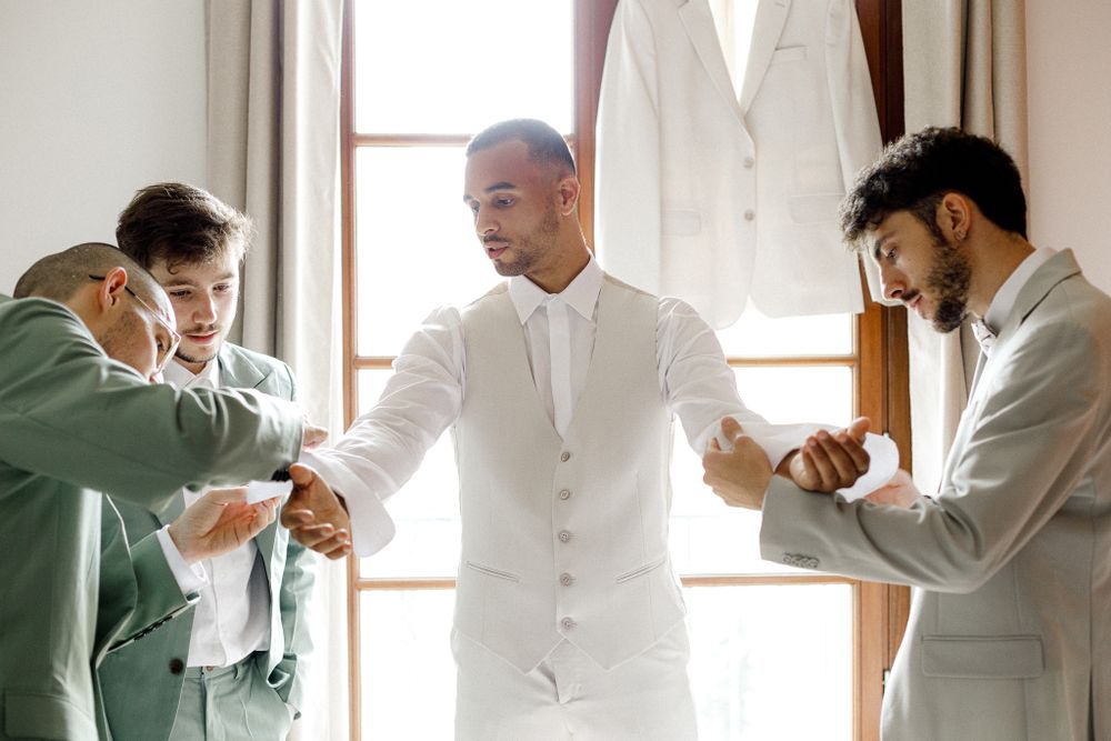 Photographe de mariage capturant des instants sincères et intemporels avec une approche artistique, élégante et naturelle.