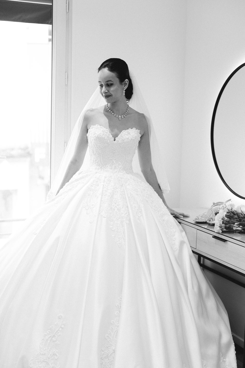 Photographe de mariage capturant des instants sincères et intemporels avec une approche artistique, élégante et naturelle.