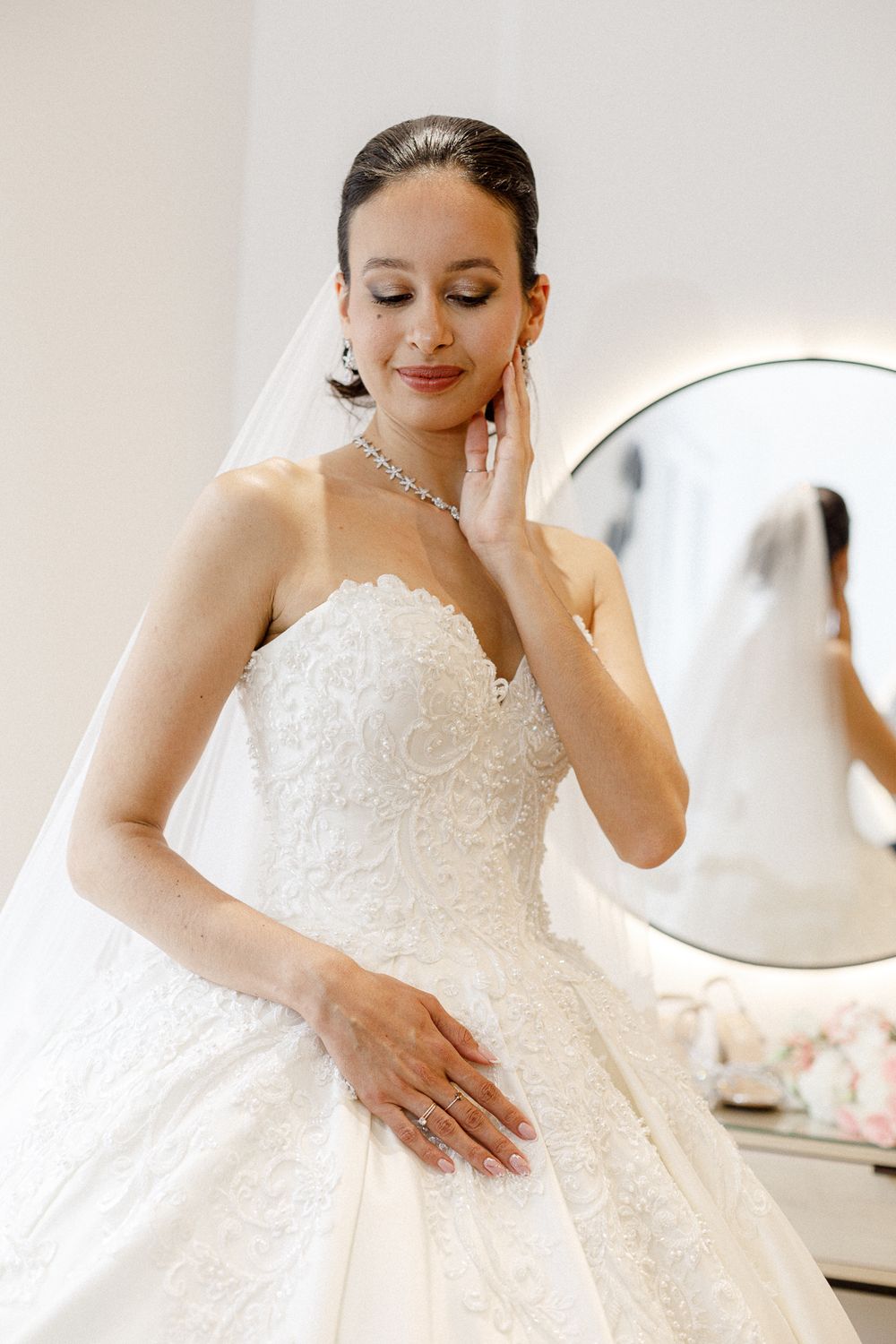 Photographe de mariage capturant des instants sincères et intemporels avec une approche artistique, élégante et naturelle.