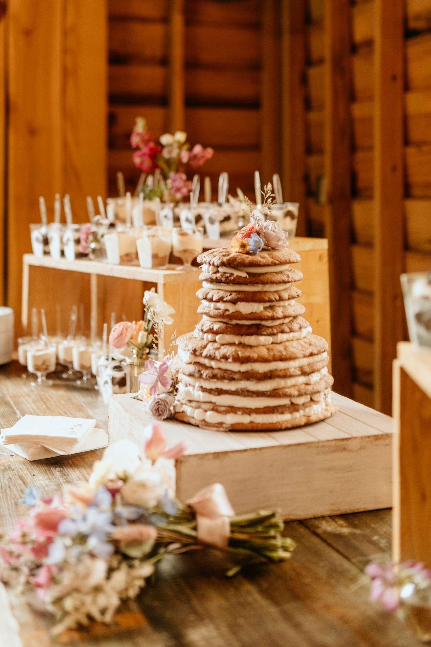 photograph of cake at the barn at big oak