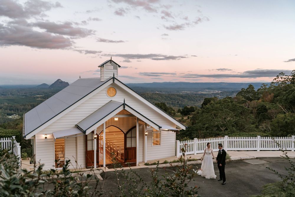 Jennifer Oliphant Photographer's work beautifully captures genuine moments and emotions, creating memories that last a lifetime.