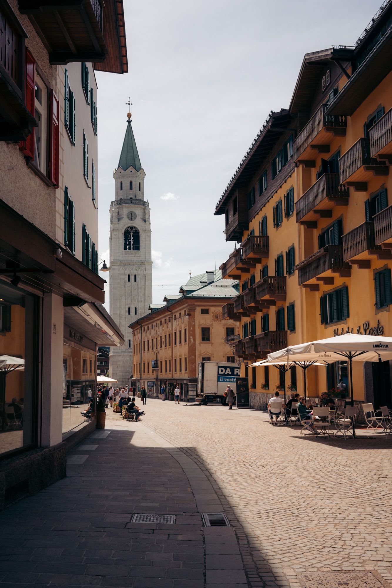 eglise de cortina dans les dolomites