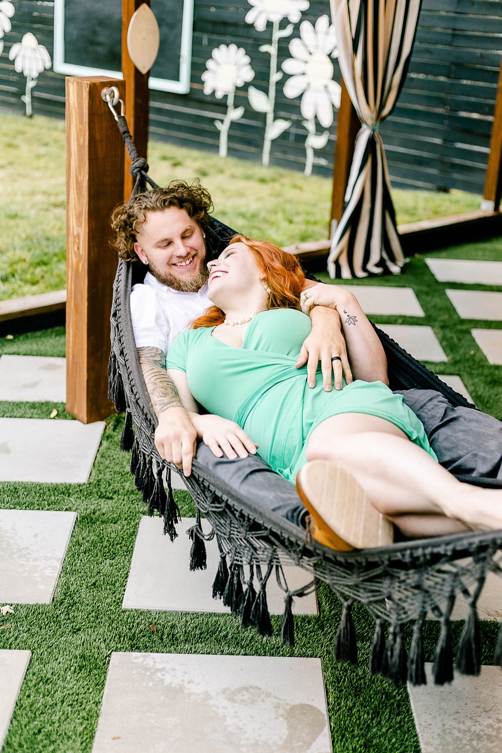 Cozy cuddles and open skies during this couples session at Bansen Farms