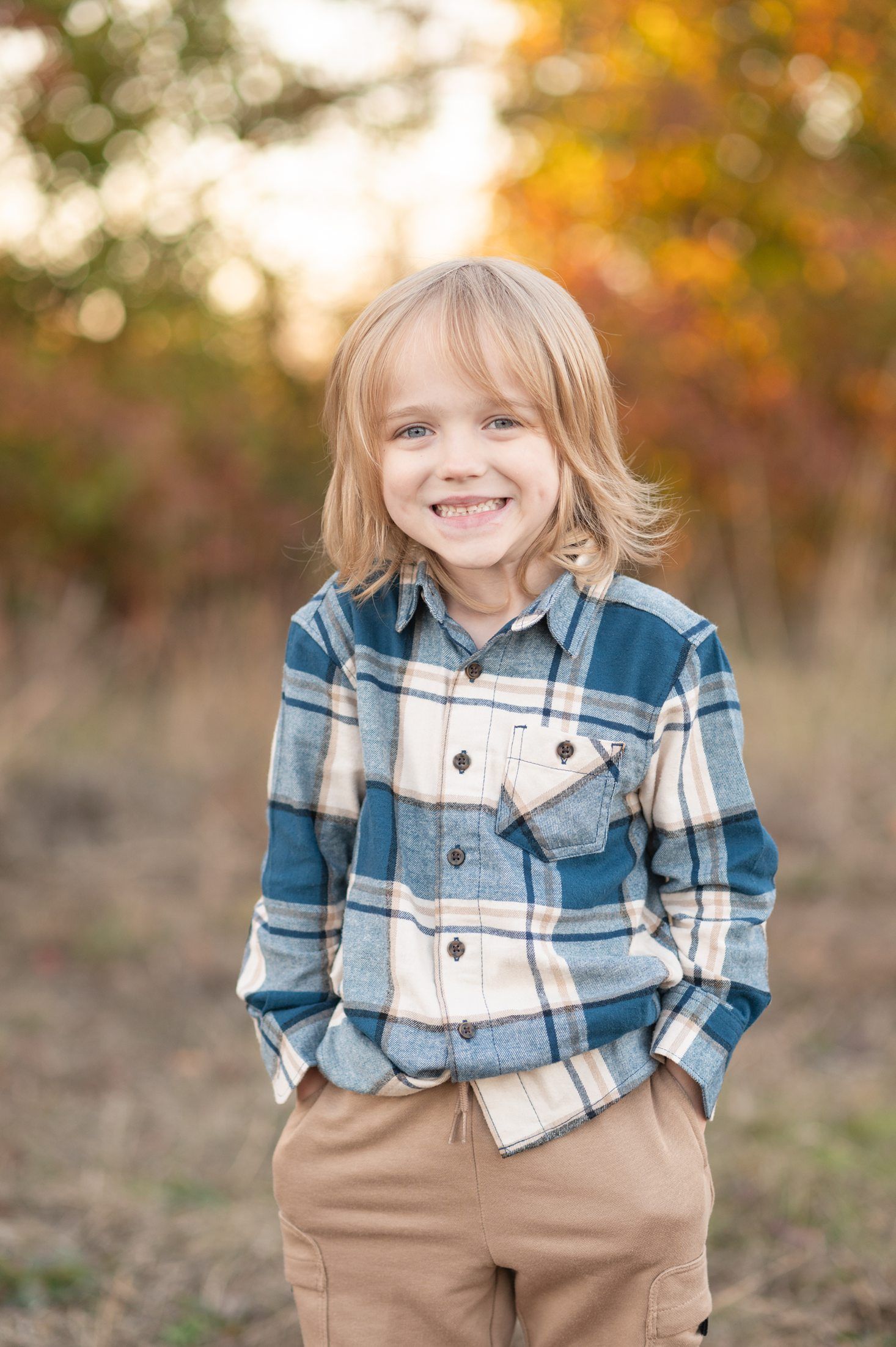 Large extended family session in fall by Bartlesville Family photographer Kristi Bray