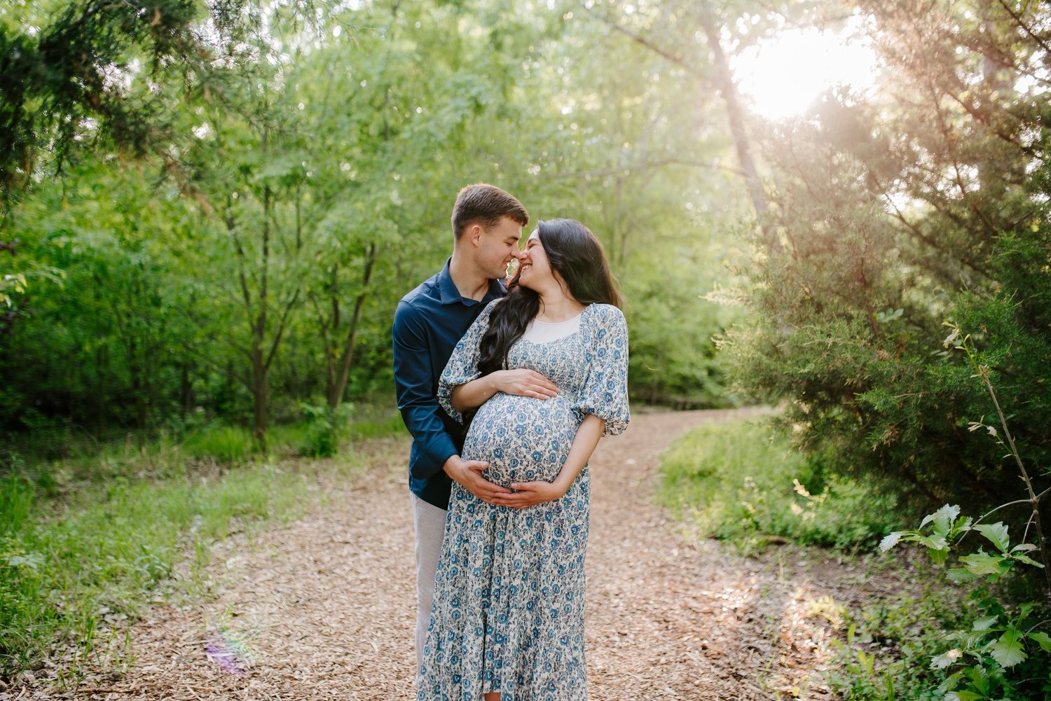 Maternity pregnancy photo session in Sedgwick County Park, family pictures in Wichita, KS, by Jessica Nadine Photography