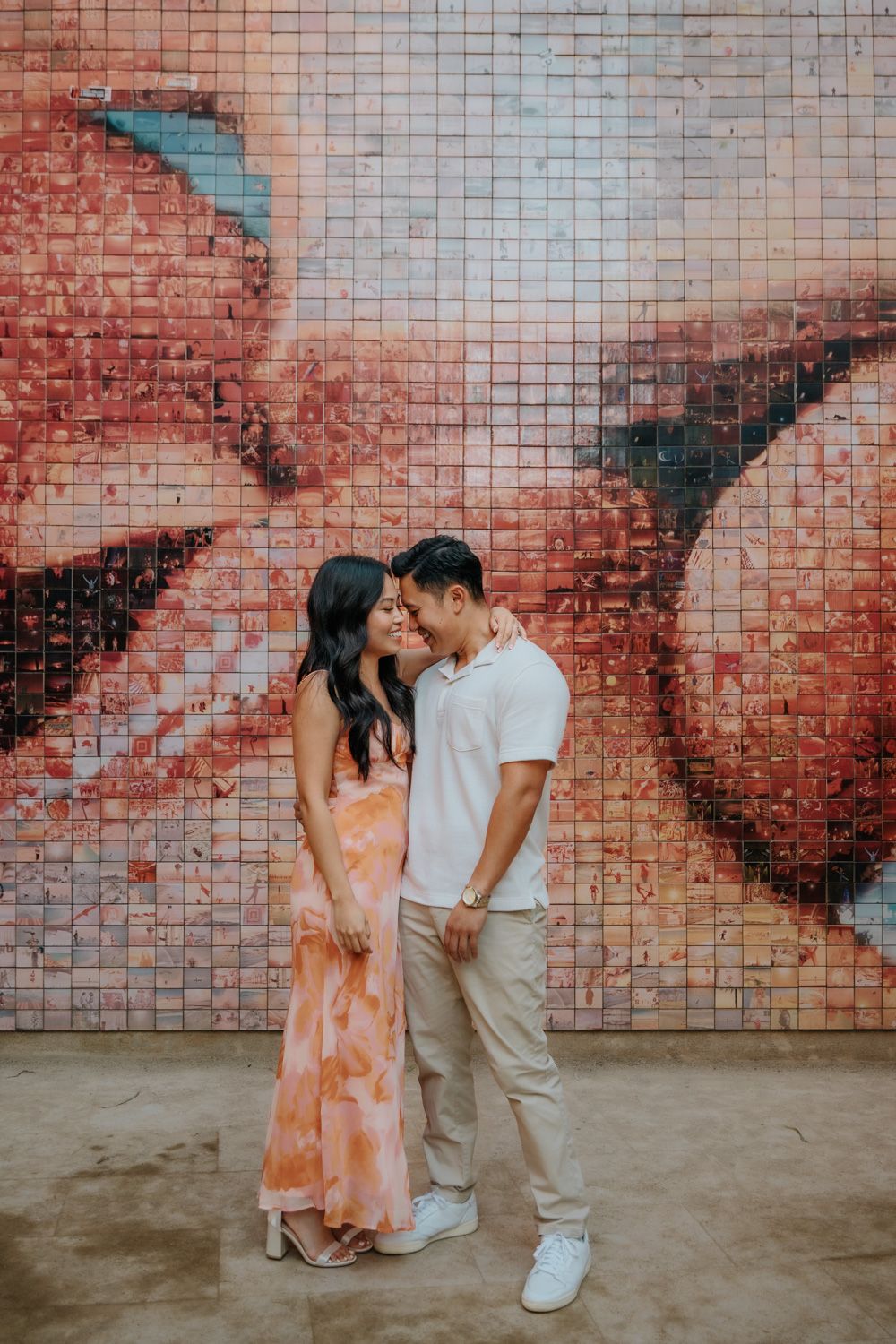 Joyful and bubbly engagement photos in Parc de la Ciutadella.
