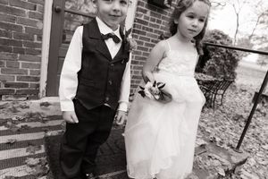 Candid photo of kids at a St. Louis wedding.