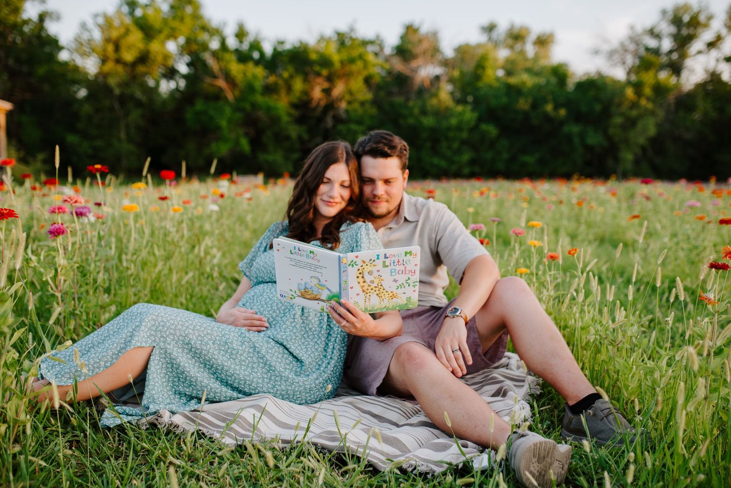 Flower field maternity session in Wichita Kansas by Jessica Nadine Photography