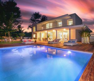 Professional commercial, real estate, Airbnb, holiday let, business, product, and branding photography in Rotorua & Bay of Plenty.