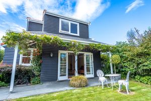 Professional commercial, real estate, Airbnb, holiday let, business, product, and branding photography in Rotorua & Bay of Plenty.