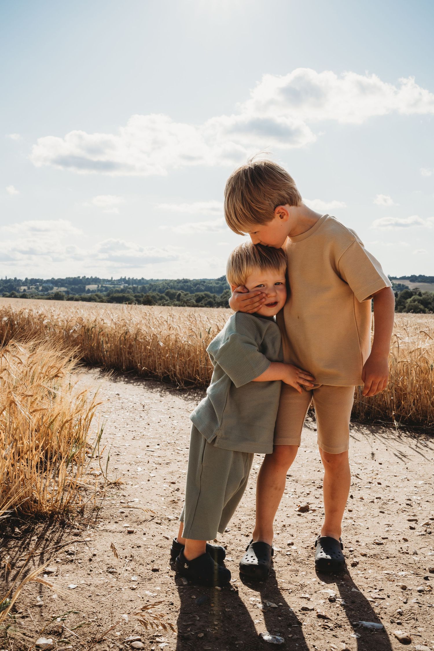 Family Photo Shoot Outdoors near Oxford, Oxfordshire