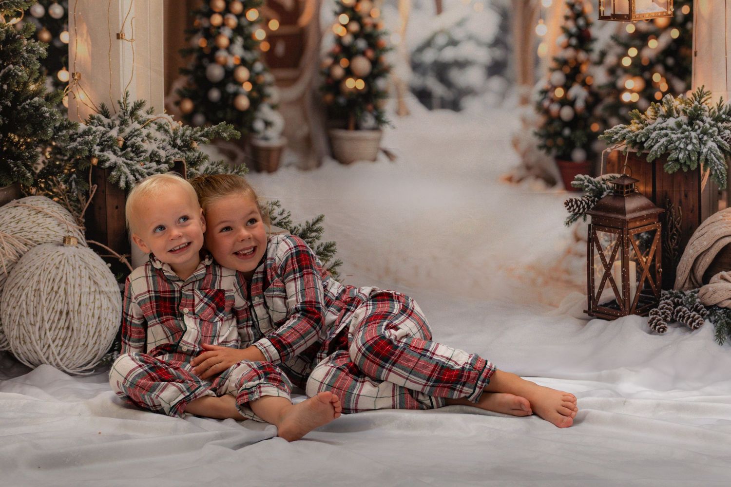 Family photo session in Milton Keynes park by Rebecca Marley Photography