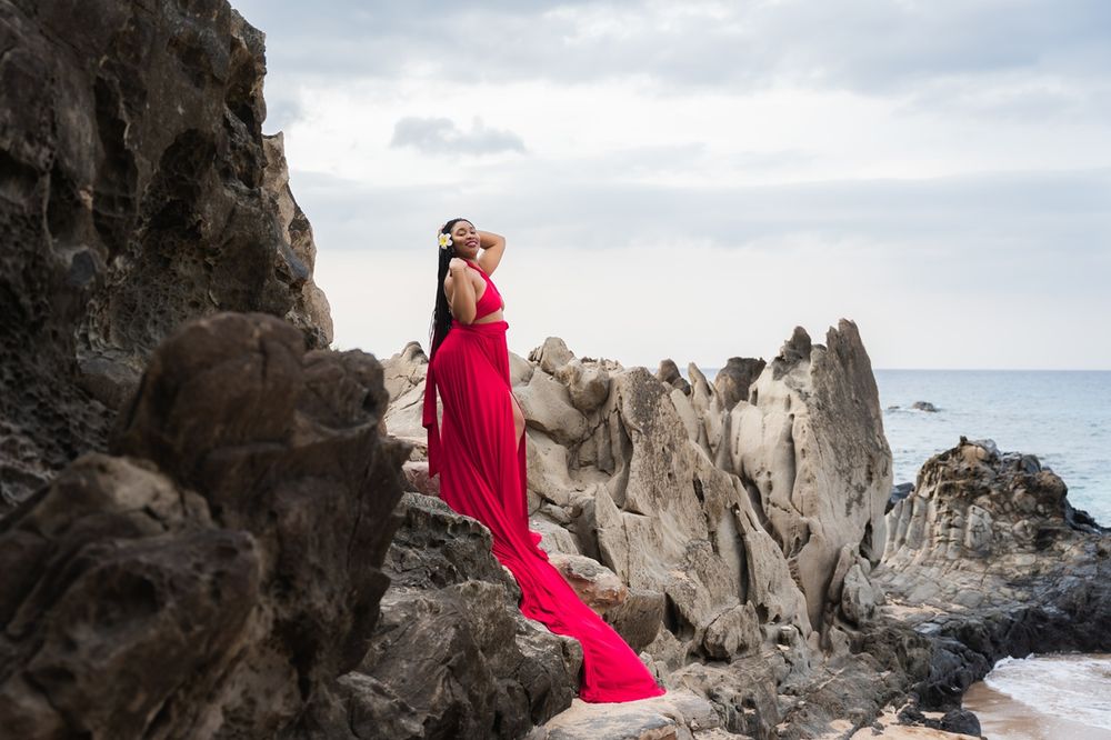 Maui flying dress photographer photo against beautiful Maui sunset beach by ohwowfotos.
