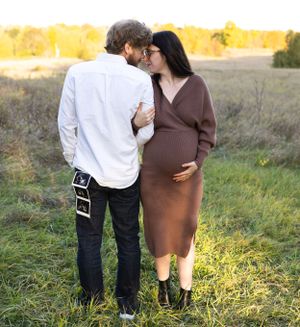 Toronto maternity photographer. Halton hills maternity photos. Guelph maternity session.
